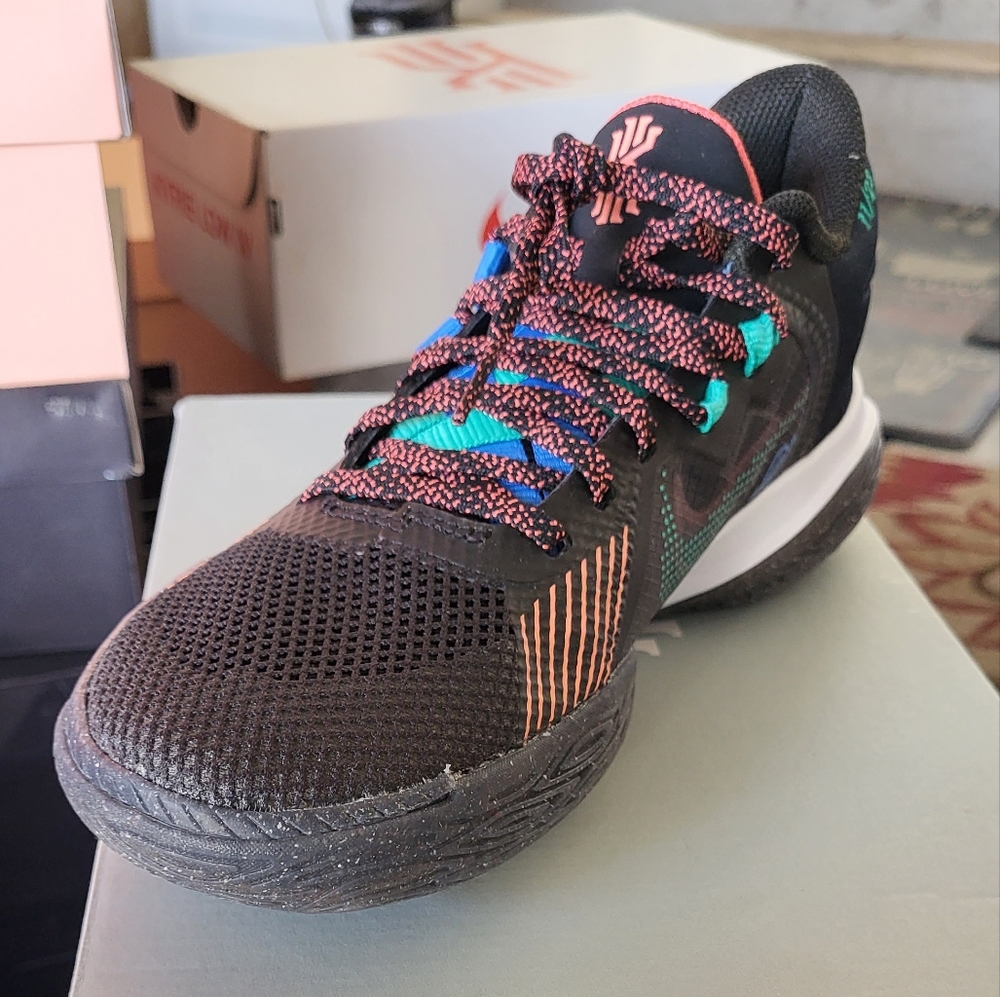 Nike kyrie flytrap V , black,alarming-sequoia , unisex , mens 7.5 / women's 9